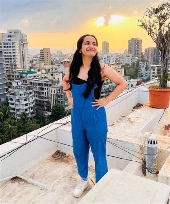 Discover The Height Of The Enchanting Urooj Ashfaq