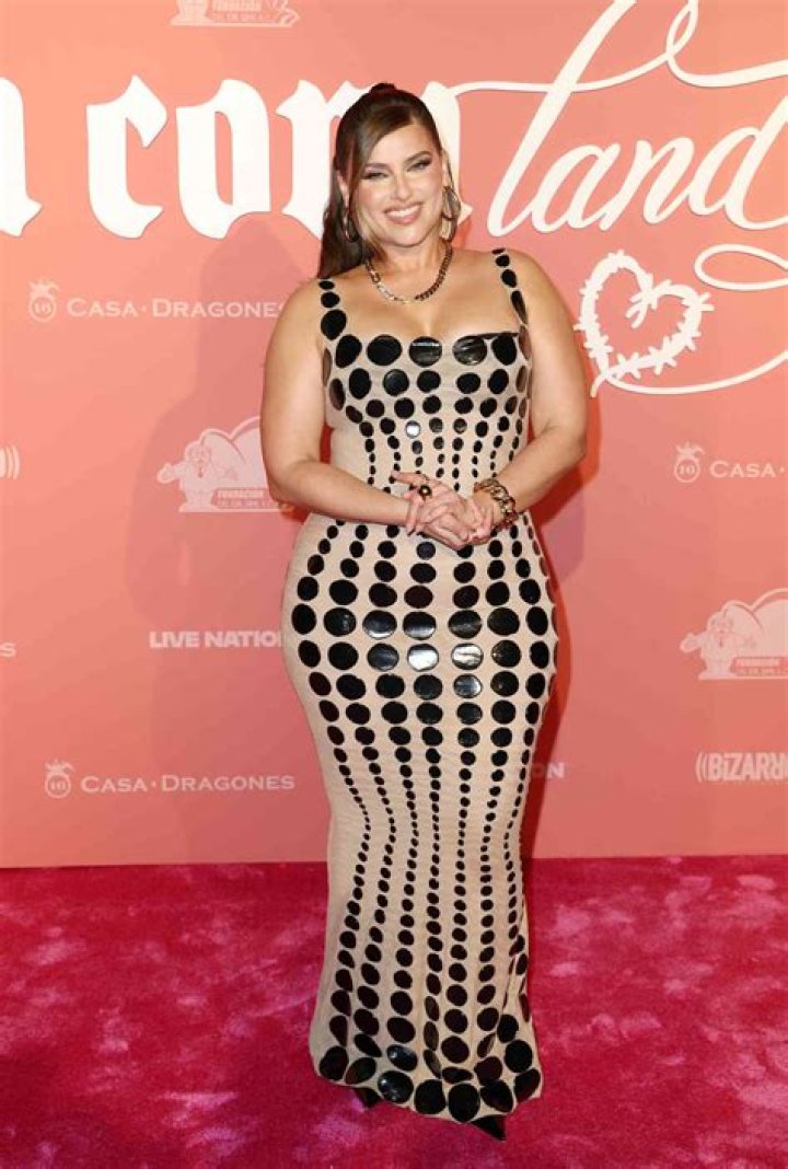 Nelly Furtado's Alluring Curves: A Sensational Revelation