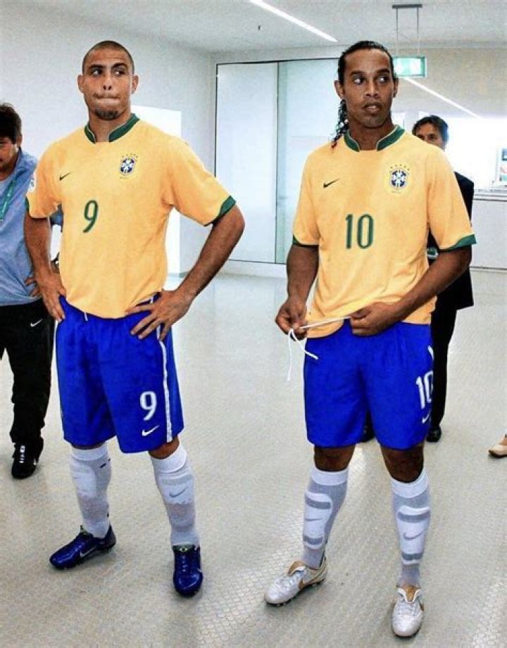 Ronaldinho Height: Uncovering The Brazilian Icon's Stature