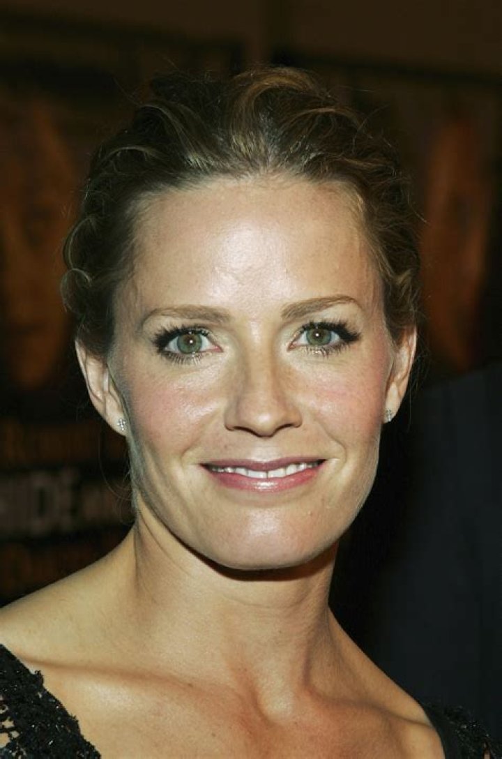 The Enduring Legacy Of Elizabeth Shue: A Hollywood Icon