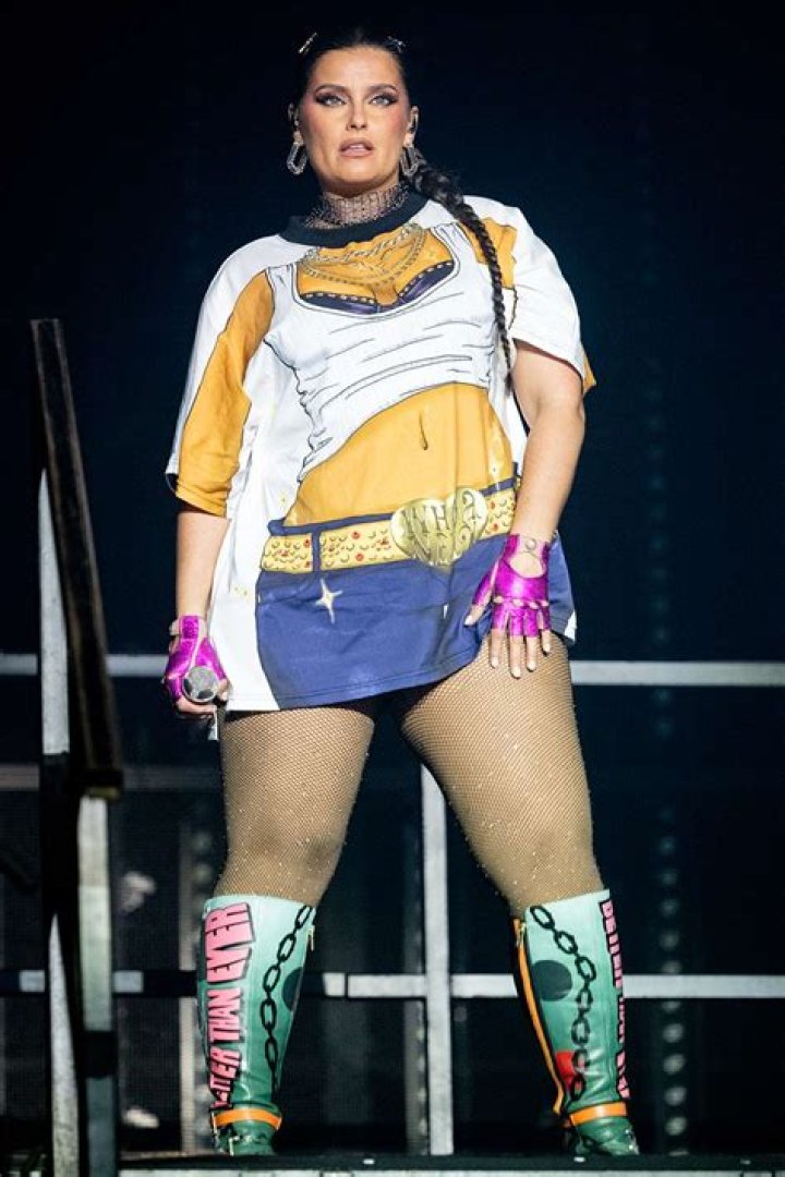 What Is Nelly Furtado's Height? - Accurate Measurement